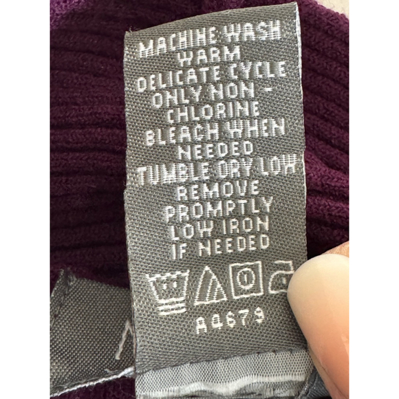 Women's Motto mock Turtleneck sweater Size M Purple Ribbed Knit 3/4 Sleeve - Picture 5 of 6